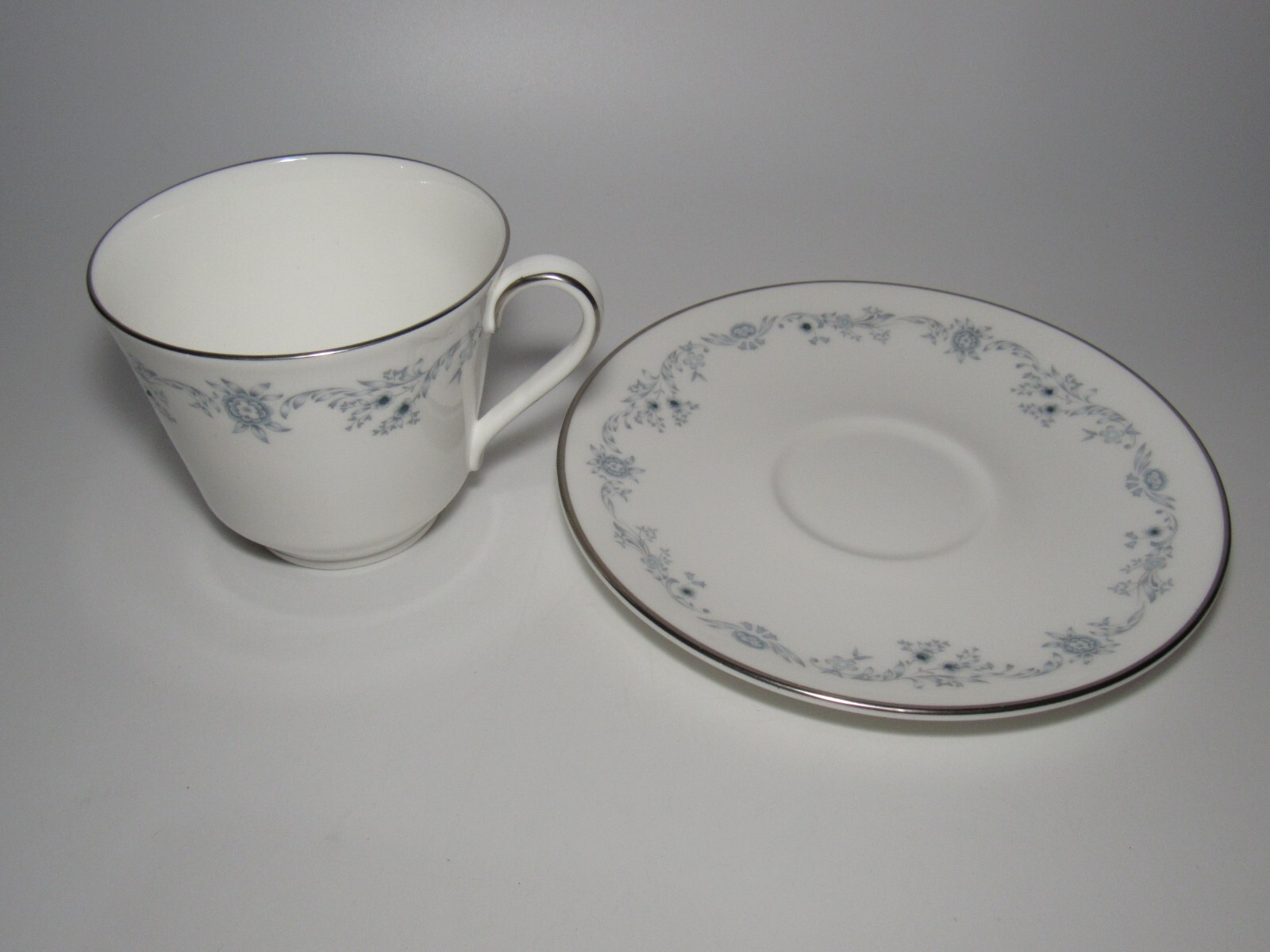 Royal Doulton Angelique Cup And Saucer Set(s) - Mint