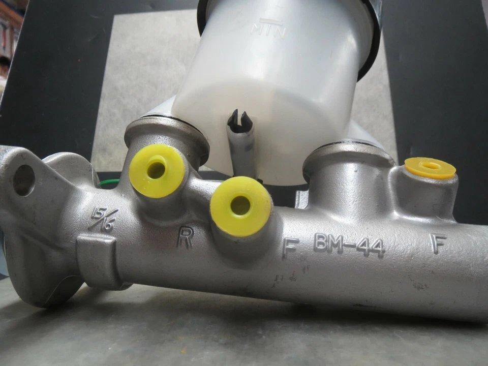 Brake Master Cylinder for 1986 Nissan Stanza XE Wagon  Made in Japan Ships Fast! - Image 4 of 4