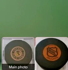 VINTAGE VICEROY Mfg. GAME  PUCK  CHICAGO BLACKHAWK HAWKS made in canada 1977-83 