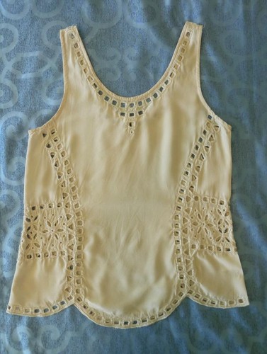 Joie Ivory Silk Embroidered Beaded Cutouts Scoop Neck Scalloped Hem Shell S $278 - Picture 1 of 9