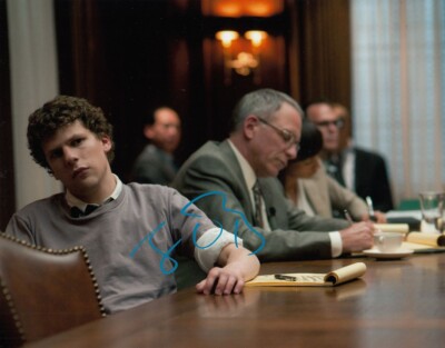 The Social Network Jesse Eisenberg Hand Signed 10x8 Photo *PHOTO PROOF* [18830]