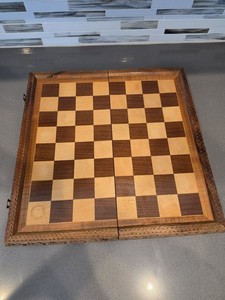 Yugoslavia Chess Set Hand Craved Vintage 14 in Complete Nice Condition