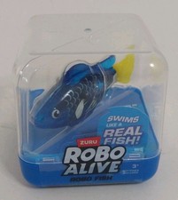 Zuru Robo Alive FISH Color Change Water Activated Blue With White Stripes New 