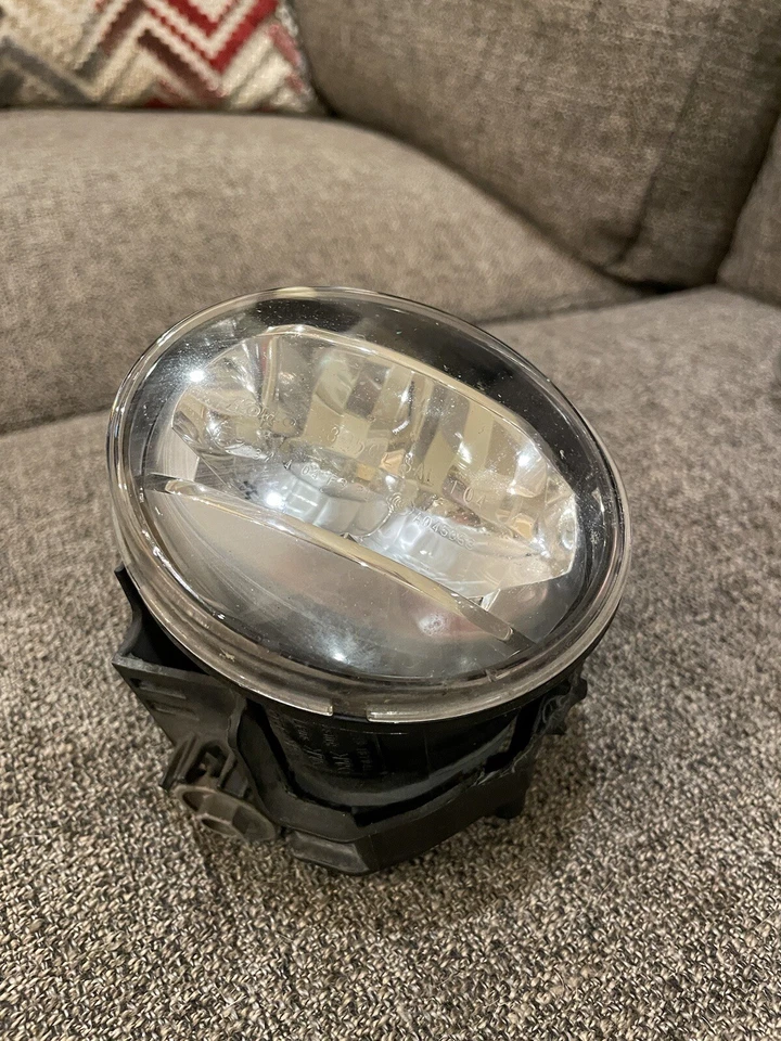 TOYOTA LAND CRUISER PRIUS TUNDRA LEXUS CT GS ES FOG LAMP OEM Left Or Right - Image 2 of 4