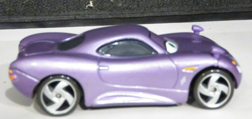 Disney Pixar Cars 2 - HOLLEY SHIFTWELL - 1:55 Diecast - Picture 4 of 5