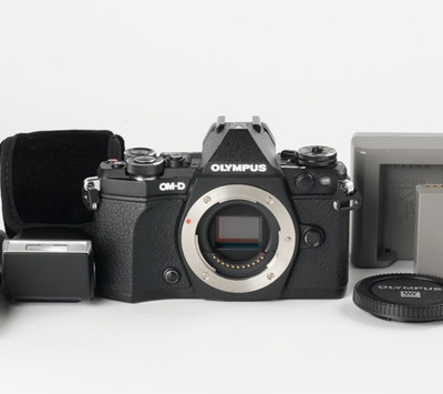 [Near Mint] Olympus OM-D E-M5 Mark II Digital Camera Shuttercount 23254 #4261A