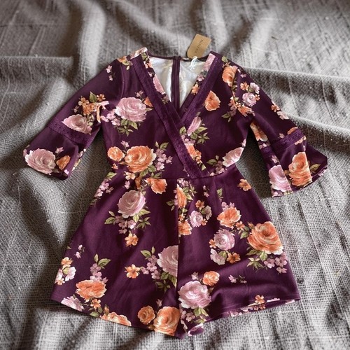 Blu Pepper Womens Medium Romper Plum Floral Wrap V-Neck Lace Bell Sleeve NWT