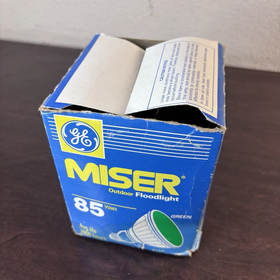 GE Miser Vtg Outdoor Floodlight Green Light Bulb 85 Watt replaces 100 watts - Image 3 of 4