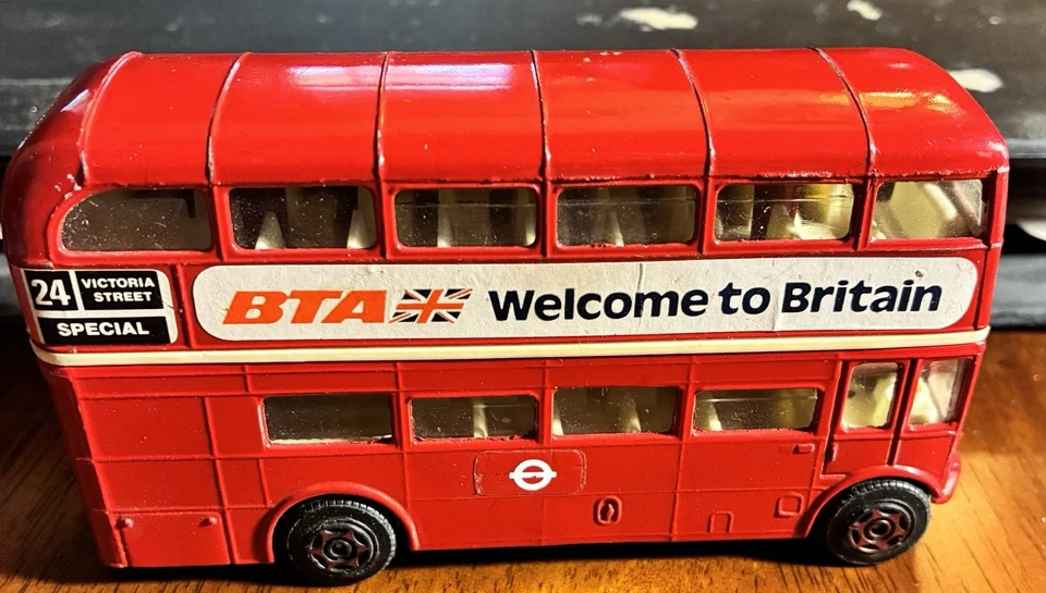 Autobús de transporte vintage CORGI ROUTEMASTER LONDRES BTA Bienvenido a Gran Bretaña Diecast Foto 3 de 4