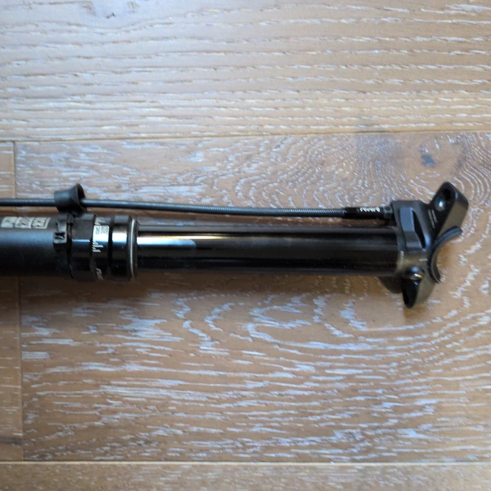 Assento de bicicleta telescópico Rock Shox Reverb 380 mm poste furtivo 30,9 mm não funciona. - Imagem 2 de 4