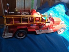 Vintage Classic Antique Red Fire Engine Truck Metal Dream Model Car Pickup Promo