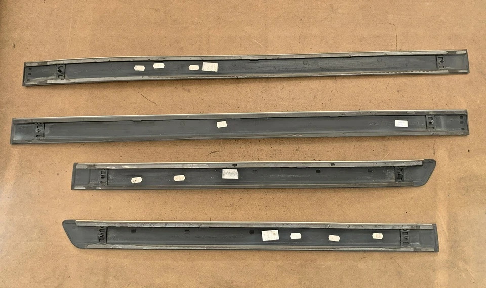 Juego de molduras de puerta delantera trasera derecha izquierda zafiro negro Volvo S80 1999-2006  Foto 2 de 4