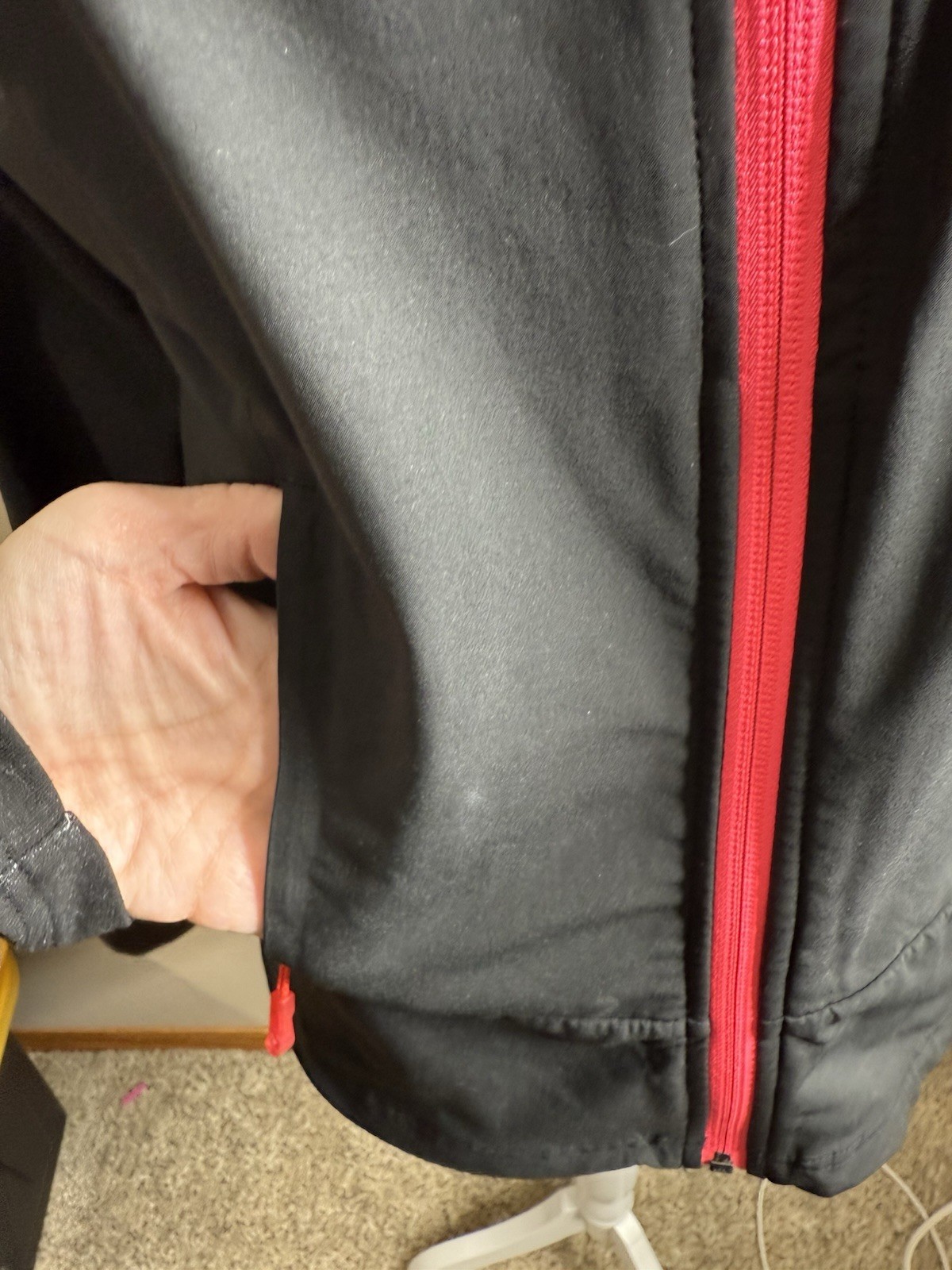 Giacca donna Salomon Momentum Soft Shell nera orlo rosa taglia media