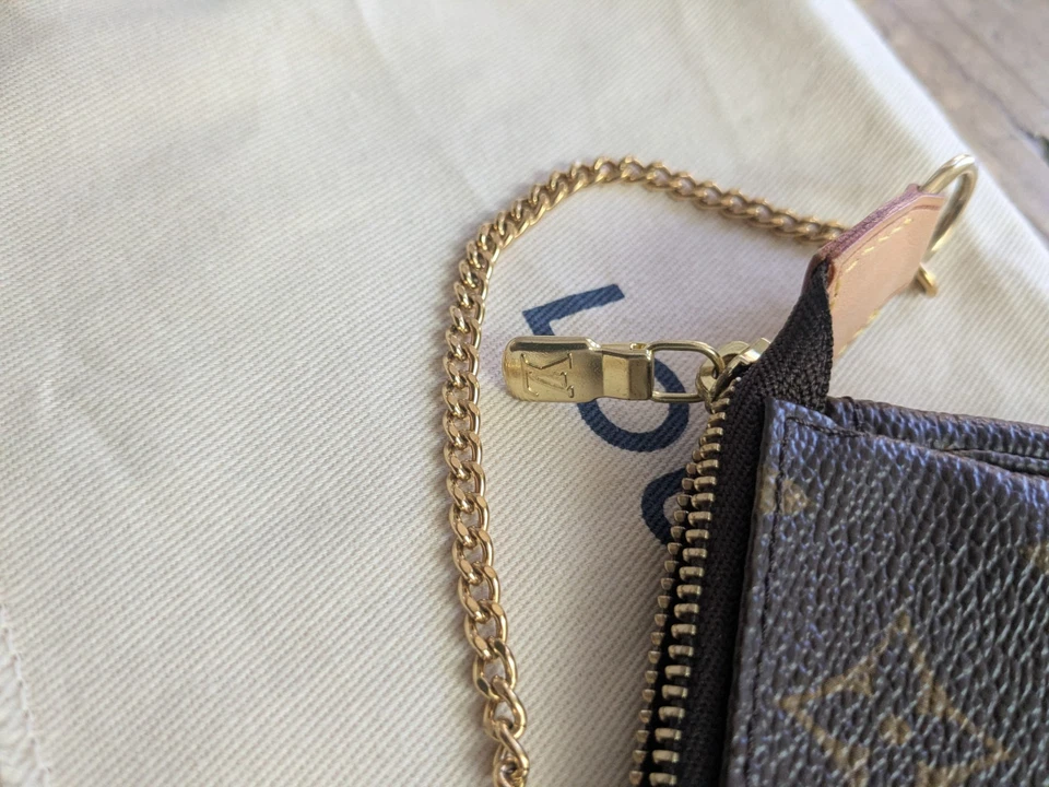 SALE!-Auth Louis Vuitton Pochette Accessoires Limited Edi Monogram Canvas Mini - Image 4 of 4