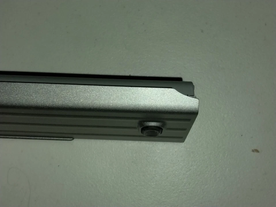 Batería genuina para computadora portátil Dell OEM D620 D630 D630N OEM PC764 astillada Foto 3 de 4