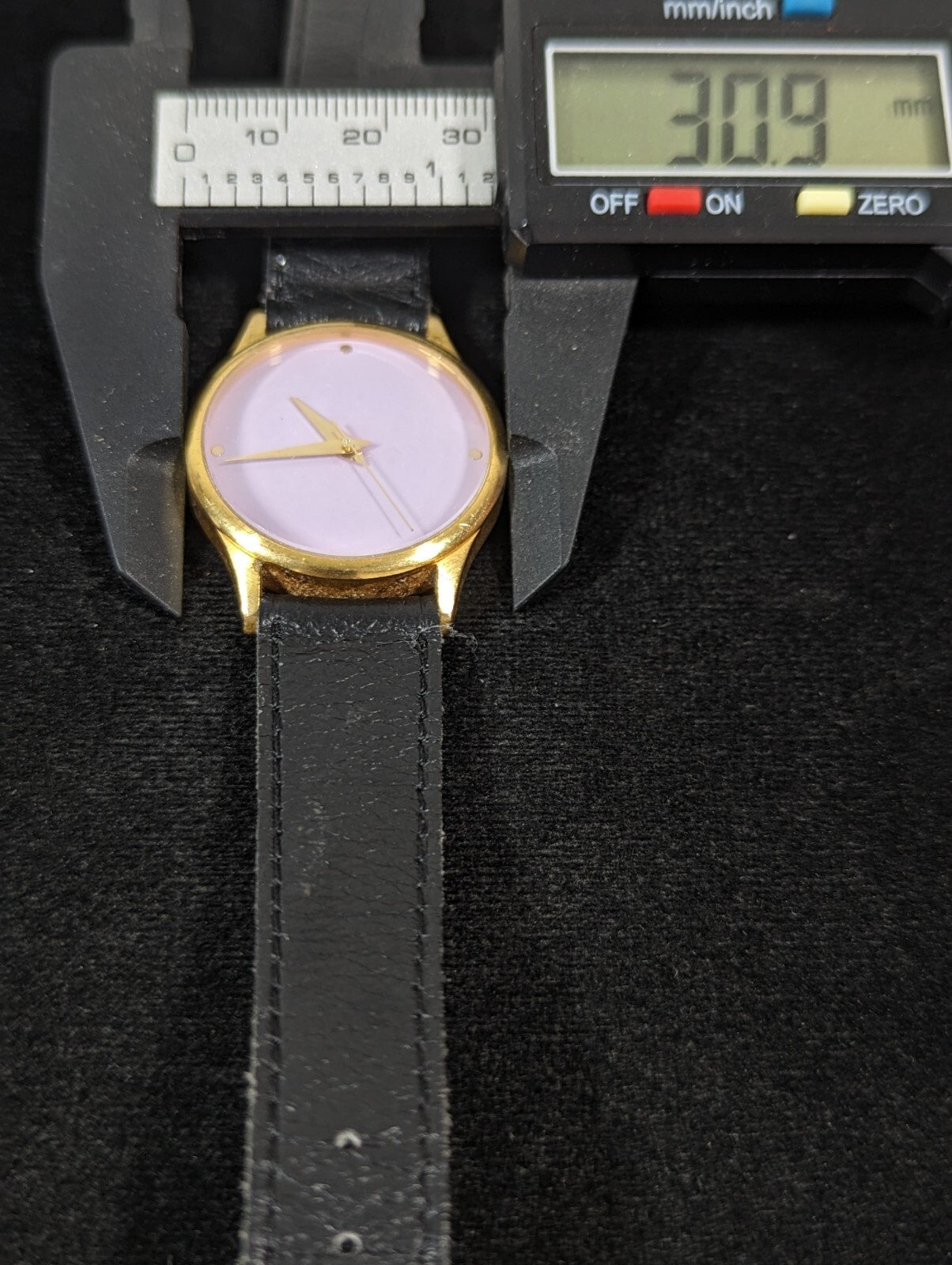 The Metropolitan Musuem Of Art MMA Purple Dial Gold Tone Case Black Band Watch