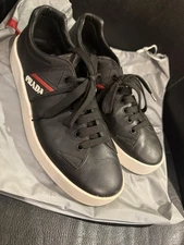 PRADA BLACK LEATHER 4E 3197 LOW TOP CASUAL LACE UP SNEAKERS Sz 10 MADE IN ITALY