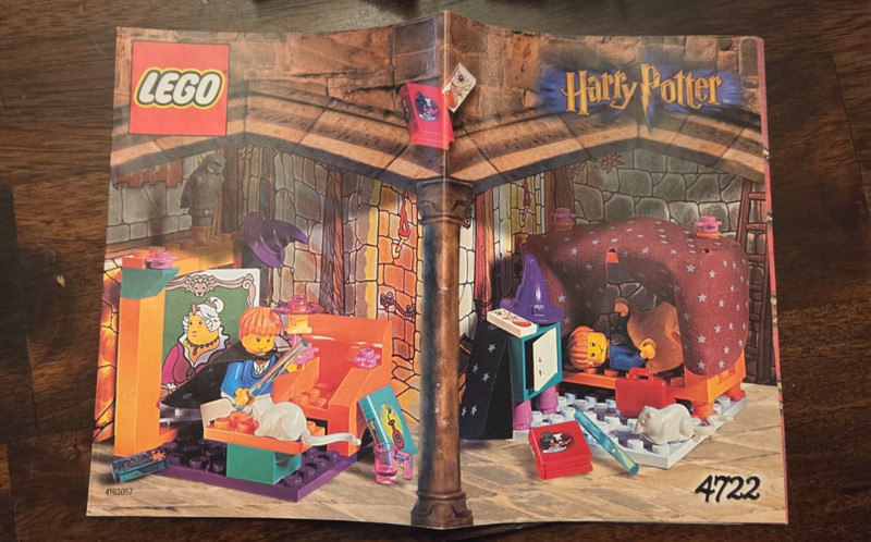 LEGO Harry Potter Hogwarts Gryffindor House Set 4722 100% complete