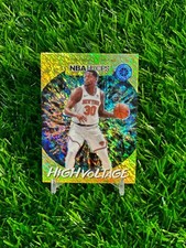 2019-20 Panini Hoops Premium Julius Randle #22 High Voltage Shimmer Prizm SP