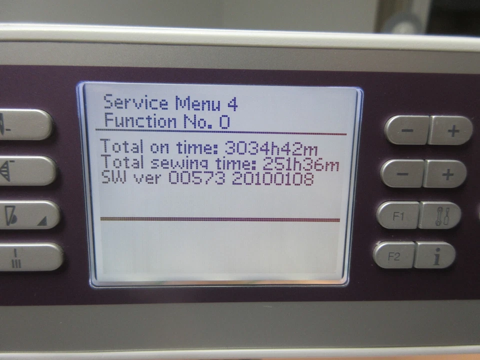 Pfaff IDT Expression 3.0 Quilting Sewing Machine (LOW HOURS) - Image 2 of 4