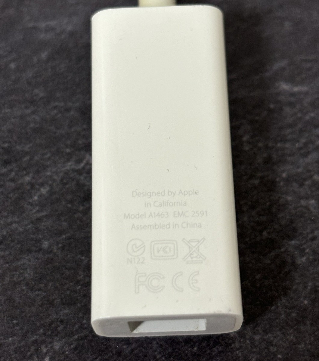 MD464ZM/A Apple Thunderbolt to FireWire Adapter Cable A1463 MD464ZM/A Apple Thunderbolt to FireWire Adapter Cable A1463