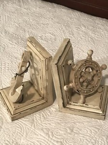 NAUTICAL Decor White Wash Painted Resin Ship ANCHOR & HELM WHEEL Book Ends