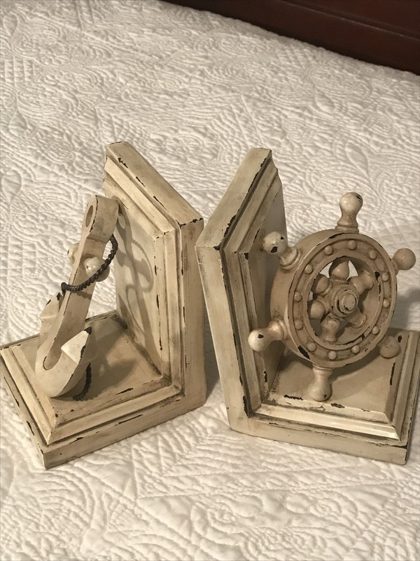 NAUTICAL Decor White Wash Painted Resin Ship ANCHOR & HELM WHEEL Book Ends