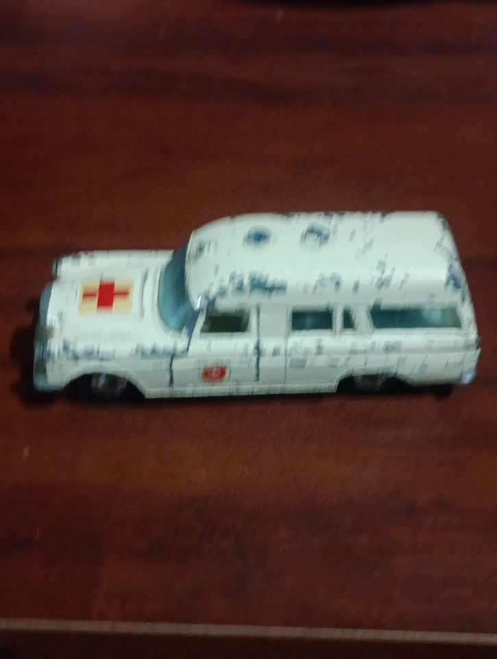 Ambulancia Mercedes Benz Matchbox Lesney King Size vintage, problemas de estado Asis Foto 3 de 4