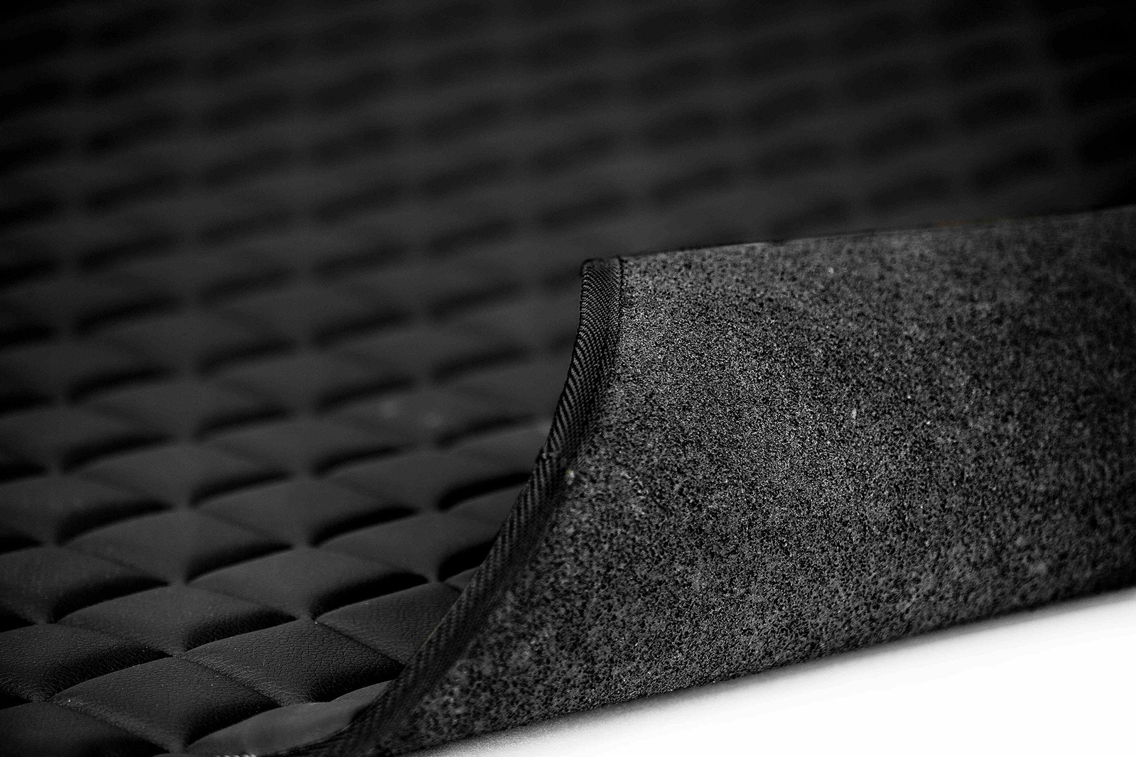 AUTOS Kunstleder Matte Kofferraummatte für BMW 3 E46 04.00-12.06 Cabrio SCHWARZ - Picture 2 of 3