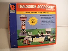 Vintage HO Scale Train Trackside Accessory Assortment Tower, Crossing Building