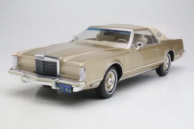 1977 LINCOLN CONTINENTAL MARK V GOLD SEALED MODEL 1:18 by MCG