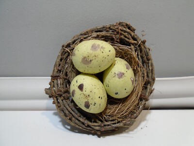 HANDMADE 3 YELLOW BIRD EGGS IN A RATTAN & TWIG NEST 4'' FIGURE UNBRANDED  (SF181)