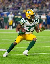 Aaron Jones Green Bay Packers UNSIGNED 8X10 Photo (B)