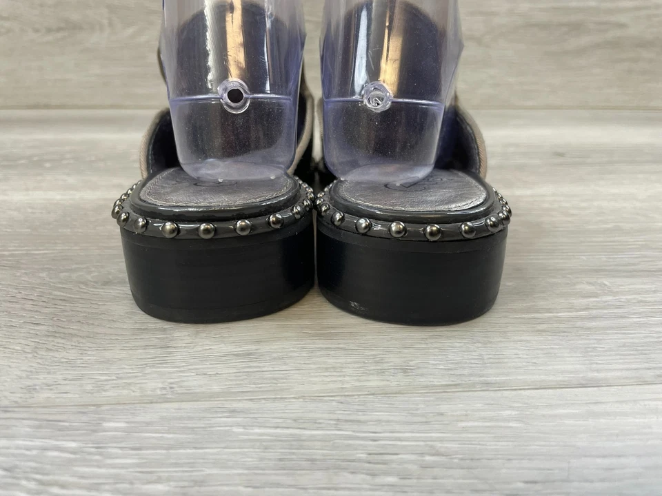 Zapatos para mujer Adrianna Papell de tacón bloque sin cordones de cuero con tachuelas 10 plateados Foto 4 de 4