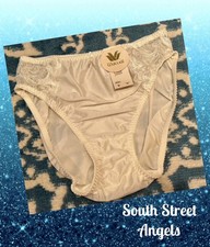 VINTAGE WACOAL 84164 IVORY SWIRL EMBROIDERED HICUT BRIEF PANTIES  SIZE MEDIUM