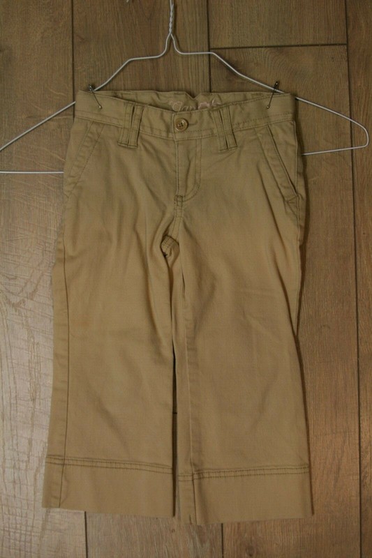 Gap girls khaki 3/4 length size 6 slim. GUC