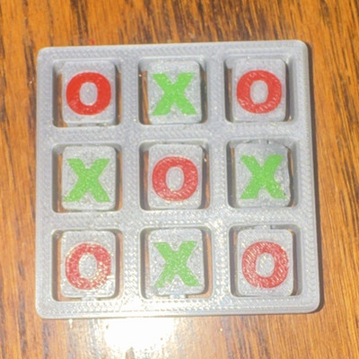 Tic Tac Toe Mini Travel Game Board, Portable Complete Game, 2+ Players Ages 3-5