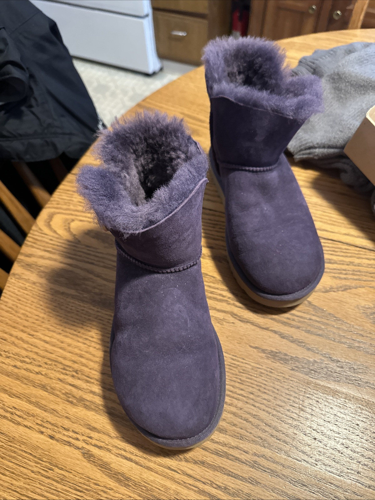 Women’s Ugg Bailey Button Mini Size 7 - image 5