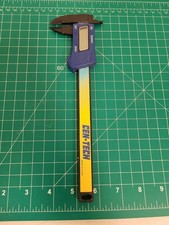 Cen-tech 93293 6 Inch Composite Digital Caliper Measuring Tool Sae Metric Cen-tech 93293 6 Inch Composite Digital Caliper Measuring Tool Sae Metric