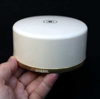 Vintage New CHANEL No 5 Bath Powder (Poudre Après-Bain) - 100gr