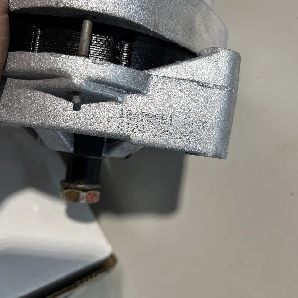 Alternador Chevy Caprice 10478891 12 voltios Delco Remy Foto 2 de 3