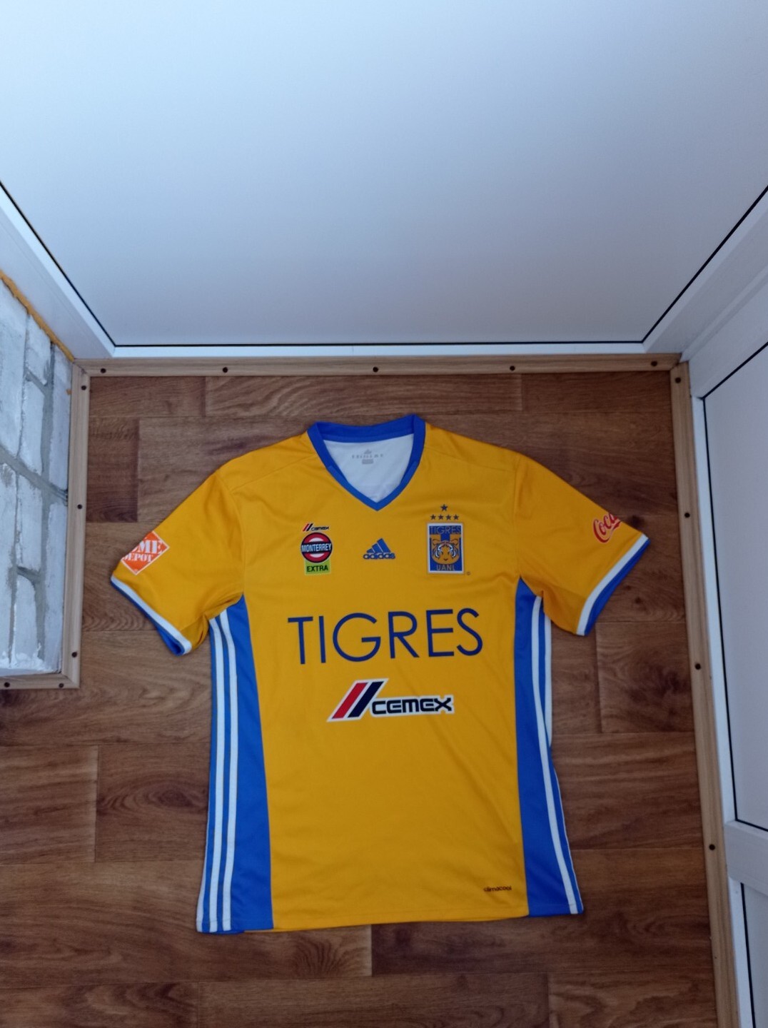 Tigres 2016-2017 RARE UANL Soccer Jersey #10 Gignac Men’s Size XL block core