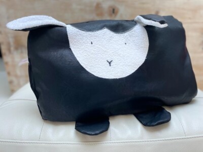 Handgenähtes Schafskissen aus Sardinien - Keldon's - Handmade, Nachhaltig