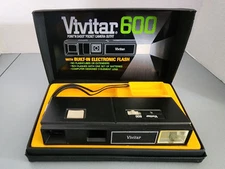 Vintage Vivitar 600 Point N Shoot Pocket Camera with Built In Flash Not Tested
