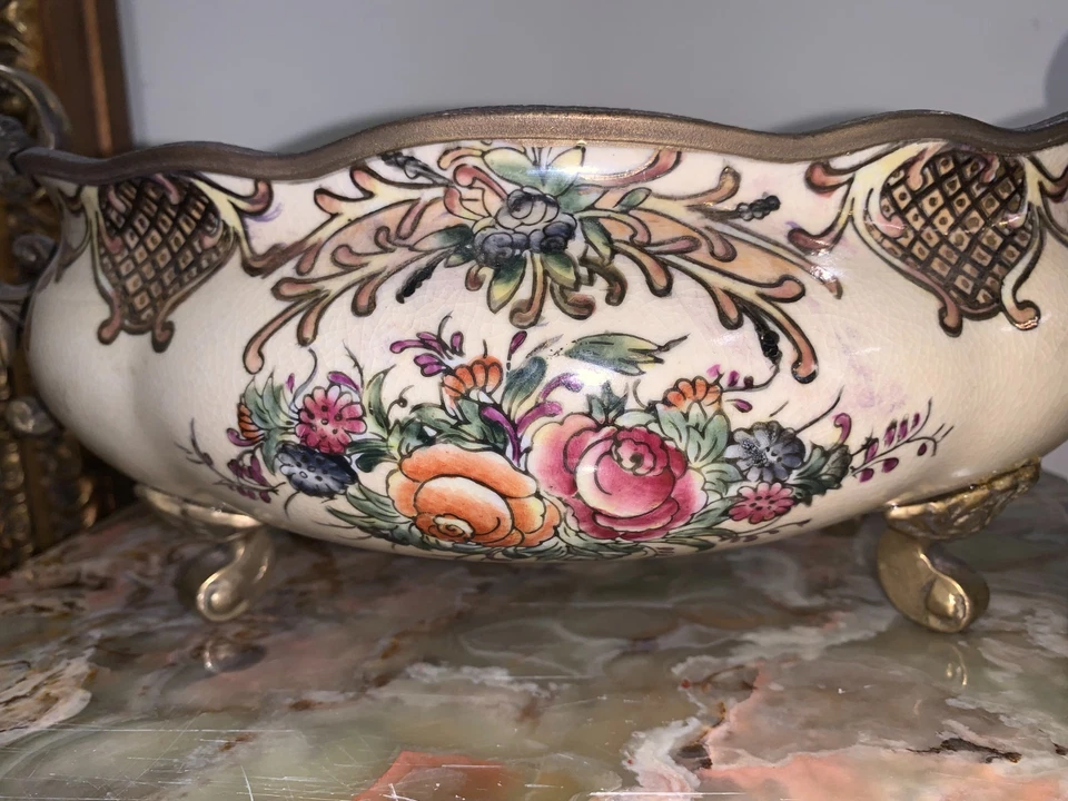 Cuenco decorativo de 4 patas de cerámica y bronce “Dominic” Foto 3 de 4