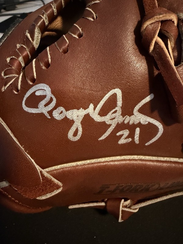 Roger Clemens #21 Signed Zett Game Model Baseball Glove.