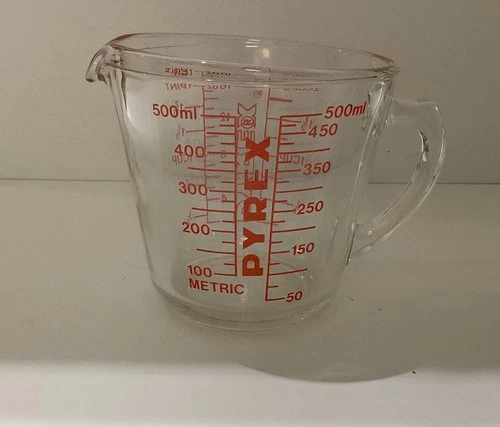 Vintage PYREX #516 2 Cup Glass Measuring Cup Red Letters Closed D-Handle