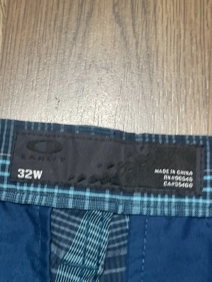 Pantalones Cortos Oakley, Para Hombre Talla 32W, Azul, Frente Plano Foto 3 de 4