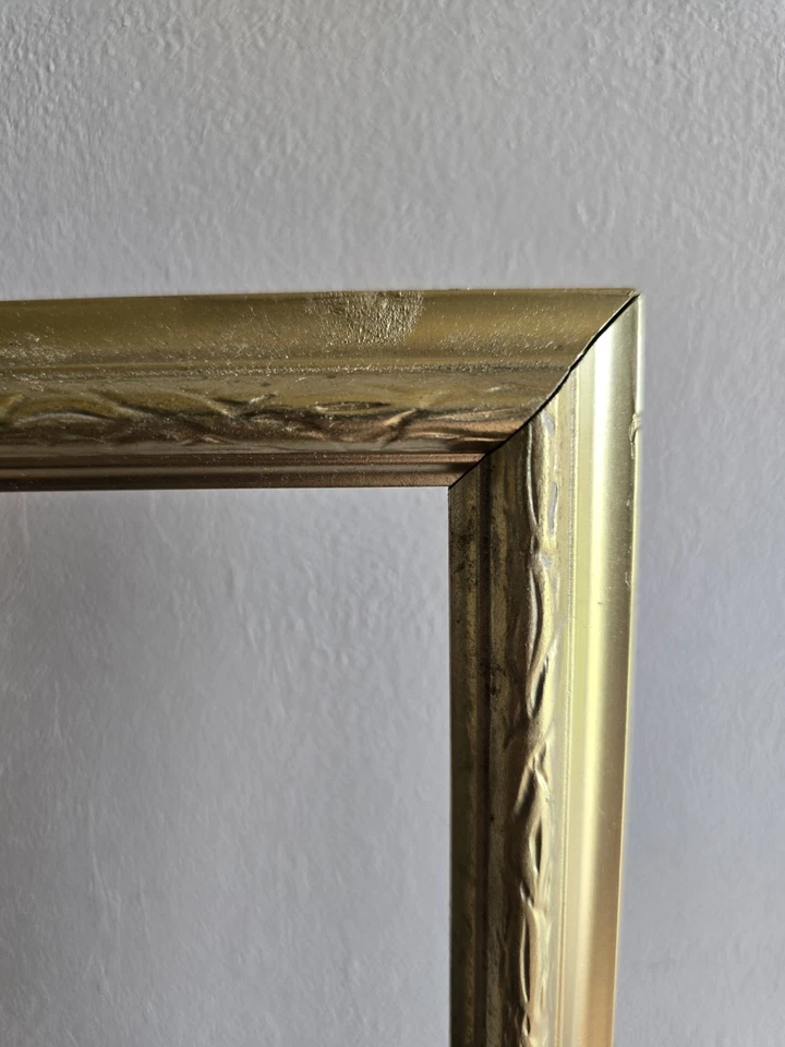 Set Of 2 Handpainted Gold Wood Wall Hanging Picture Frames Photo Size 20 X 15" - Image 4 of 4