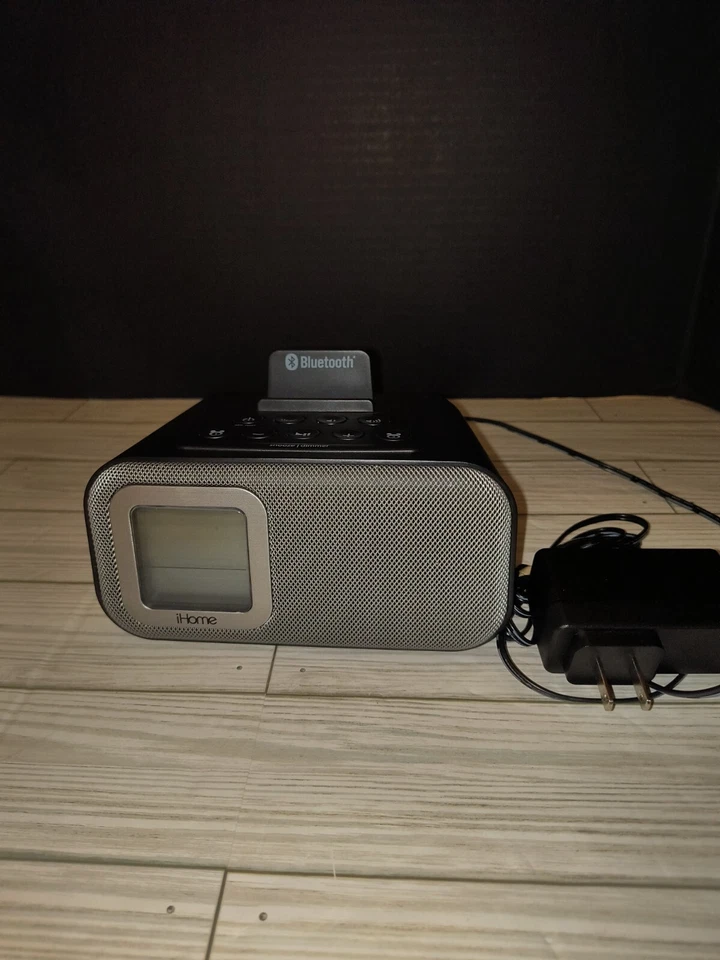 iHome iBT22 Gray Bluetooth LCD Display USB Charging Bedside Dual Speaker Alarm - Image 3 of 4